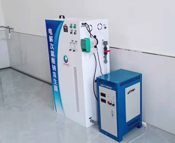 甘肅省平?jīng)鍪袥艽h水利局采用我司100克次氯酸鈉發(fā)生器進(jìn)行自來(lái)水消毒處理，處理過(guò)的水質(zhì)達(dá)標(biāo)，并投入正常使用。